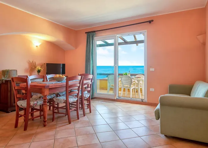 Vakantiehuis The Terrace Above The Sea *